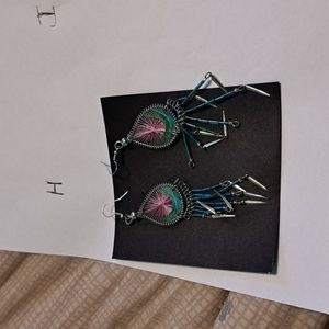 Teardrop dangling earrings